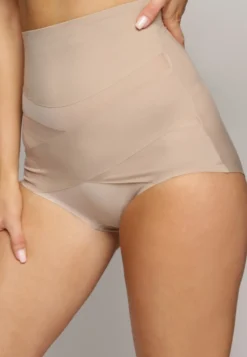 Beżowa Bielizna Modelująca Majtki High Waist Zdobione Skośnymi Przeszyciami Kikoneva