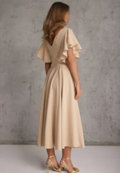 Beżowa Elegancka Sukienka Rozkloszowana Zdobiona Falbanami na Ramionach Nessaza