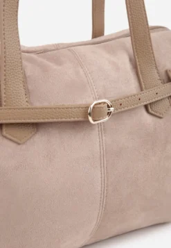 Beżowa Elegancka Torebka Shopper Bag o Fakturze Zamszu z Paskiem z Klamerką Mudrey