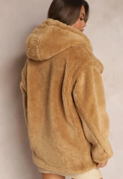 Beżowa Futerkowa Kurtka Teddy z Kapturem z Wsuwanymi Kieszeniami Gerovia