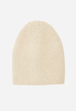 Beżowa Miękka Czapka Beanie z Wiskozy z Podwójną Dzianinową Warstwą Wewnątrz Shree