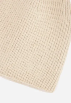 Beżowa Miękka Czapka Beanie z Wiskozy z Podwójną Dzianinową Warstwą Wewnątrz Shree