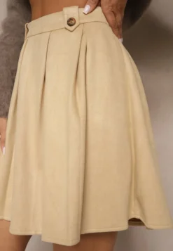 Beżowa Rozkloszowana Spódnica Stylizowana na Zamszową z Plisami w Stylu Preppy Sealia