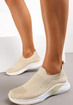 Beżowe Buty Sportowe na Tłoczonej Podeszwie z Elastyczną Cholewką Taiden