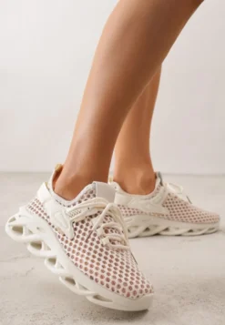 Beżowe Buty Sportowe Sneakersy na Platformie Ozdobionej Tłoczeniem Teliriella