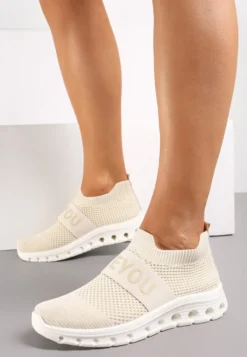 Beżowe Buty Sportowe z Napisem LOVE i Elastyczną Cholewką Alaissa