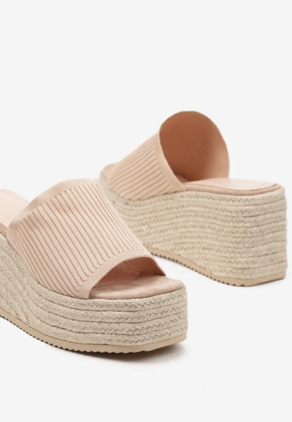 Beżowe Casualowe Klapki w Stylu Boho na Koturnie z Plecionką Neltara