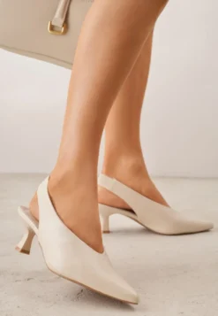 Beżowe Czółenka Sandały Vices na Kaczuszce Typu Slingback Liluriela