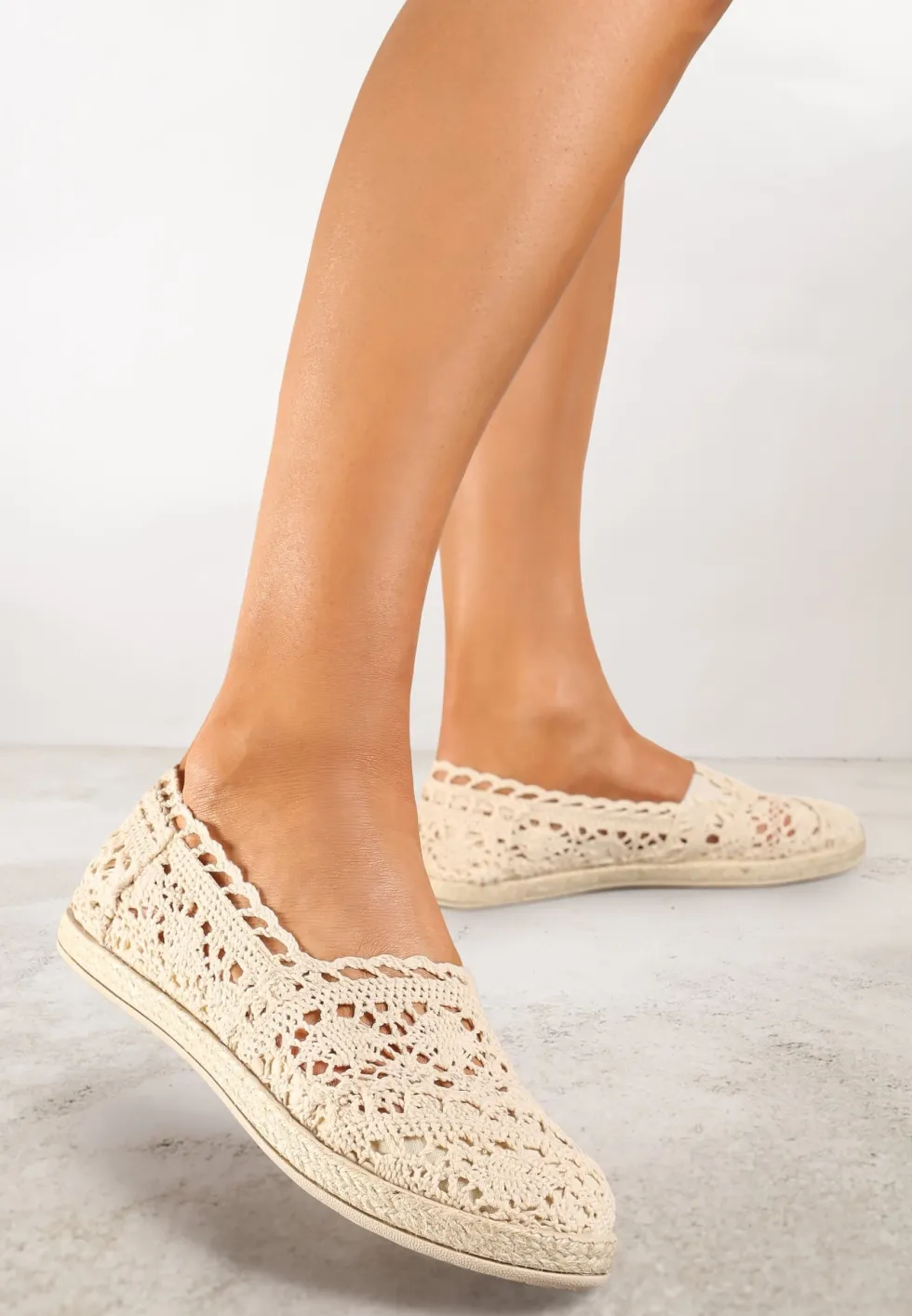 Beżowe Espadryle z Ażurową Cholewką i Plecioną Podeszwą Gratifyingly