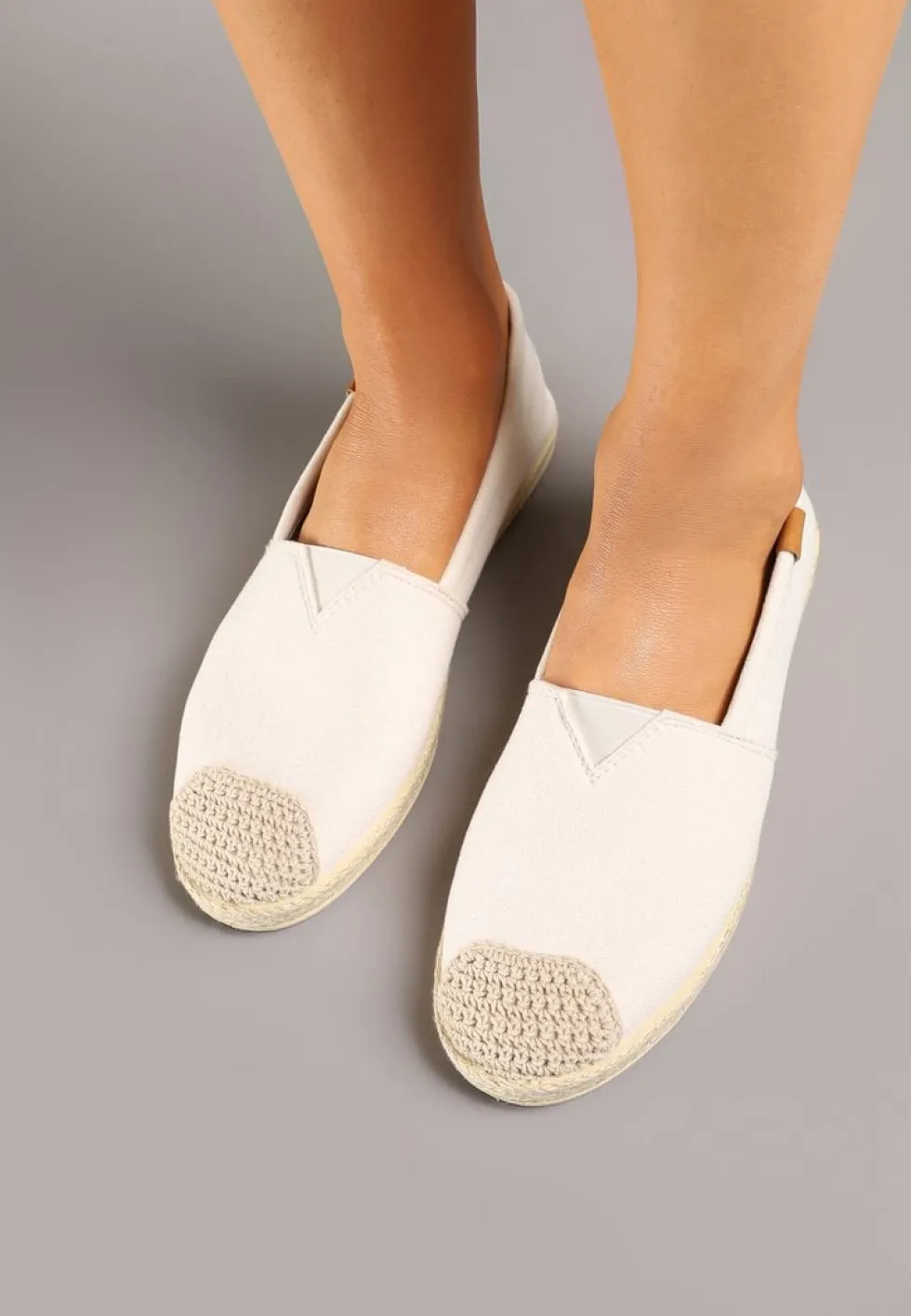 Beżowe Espadryle z Elastyczną Wstawką Zdobione Plecionką Kinellis