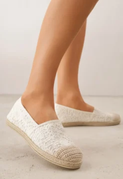 Beżowe Espadryle z Koronkową Cholewką i Podeszwą z Plecionki Marilex