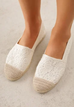 Beżowe Espadryle z Koronkową Cholewką i Podeszwą z Plecionki Marilex