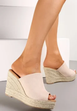 Beżowe Klapki Peep Toe na Koturnie z Plecionki z Szerokim Paskiem Sadilla