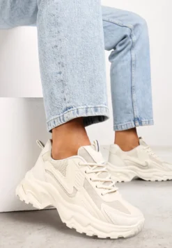Beżowe Klasyczne Sneakersy Sznurowane na Niskiej Platformie Lenivia