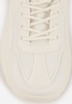 Beżowe Klasyczne Sneakersy Sznurowane na Niskiej Platformie Lenivia