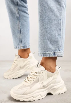 Beżowe Klasyczne Sneakersy Sznurowane na Niskiej Platformie Lenivia