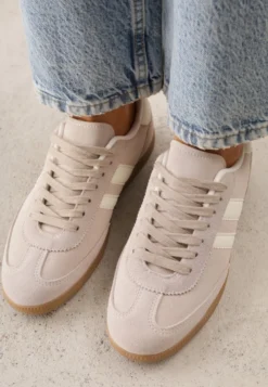 Beżowe Klasyczne Sneakersy Typu Tenisówki ze Skóry Naturalnej Azurra