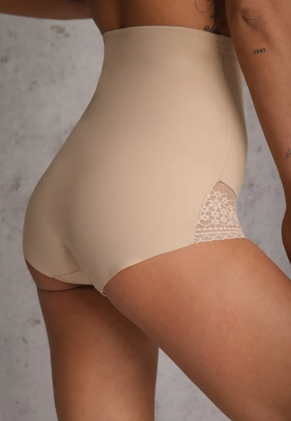 Beżowe Majtki Modelujące High Waist Emiree