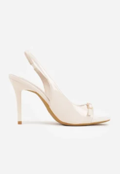 Beżowe Sandały Lakierowane VICES na Szpilce Slingback z Metaliczną Klamrą Harmonia