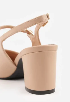 Beżowe Sandały na Słupku Slingback Ozdobione Paskiem Divolia