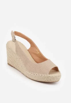 Beżowe Sandały Peep Toe z Plecioną Cholewką i Koturnem Zaylani