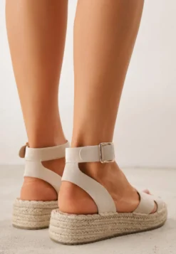 Beżowe Sandały z Plecionki w Stylu Boho VICES z Paskami w Kształcie X Nahmala