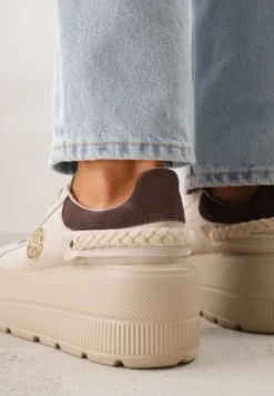 Beżowe Skórzane Sneakersy na Platformie z Aplikacją i Plecionym Paskiem Kaphophai
