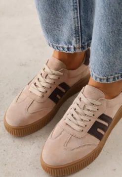 Beżowe Skórzane Sneakersy w Stylu Tenisówek z Geometrycznym Wzorem Halossea