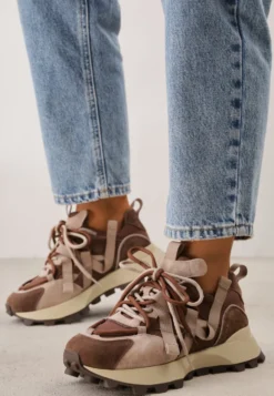 Beżowe Sneakersy Chunky z Zamszowymi Wstawkami Tasiemkami i Bieżnikiem Oyesei