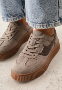 Beżowe Sneakersy Kultowe Tenisówki z Zamszu Naturalnego ze Skórzaną Wkładką Rionae