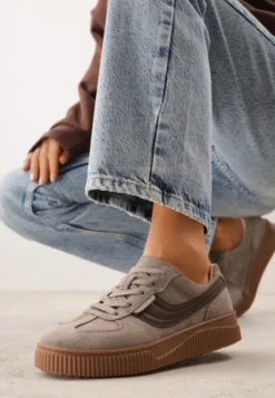 Beżowe Sneakersy Kultowe Tenisówki z Zamszu Naturalnego ze Skórzaną Wkładką Rionae