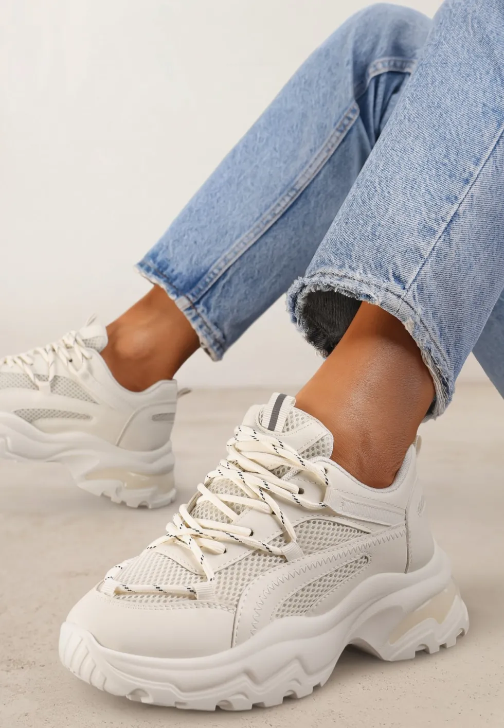 Beżowe Sneakersy na Grubej Nieregularnej Podeszwie z Odblaskowymi Wstawkami Ollavia