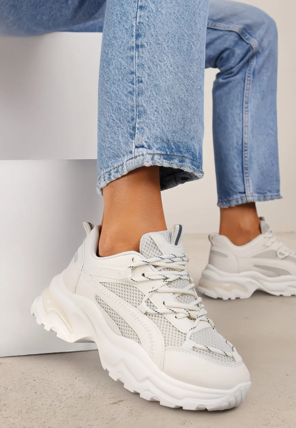 Beżowe Sneakersy na Grubej Nieregularnej Podeszwie z Odblaskowymi Wstawkami Ollavia