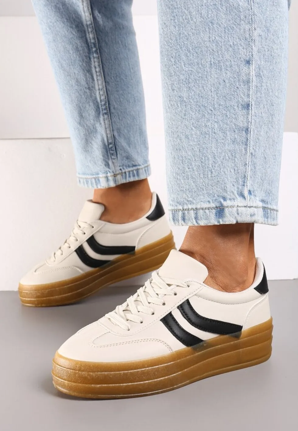 Beżowe Sneakersy na Grubszej Podeszwie z Przeszyciami Erisosa