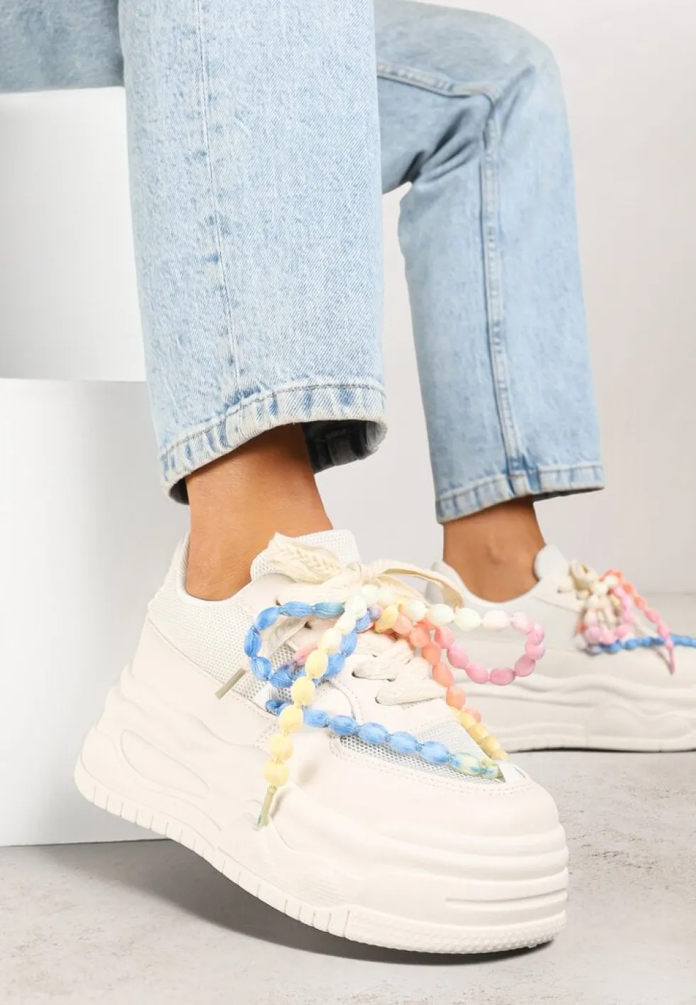 Beżowe Sneakersy na Platformie z Koralikami Amovanna