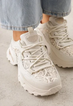 Beżowe Sneakersy na Platformie Ozdobione Cyrkoniami i Koronką Antea