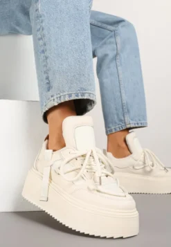 Beżowe Sneakersy na Platformie Ozdobione Sznurowaniem Vilvia