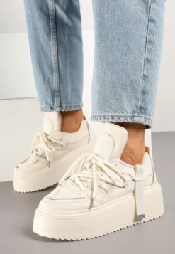 Beżowe Sneakersy na Platformie Ozdobione Sznurowaniem Vilvia