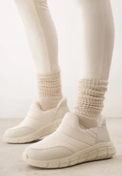 Beżowe Sneakersy Śniegowce na Platformie z Tłoczeniem i Pikowaną Cholewką Vermina