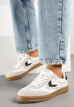 Beżowe Sneakersy Skórzane w Stylu Tenisówek z Geometrycznym Motywem Erisane