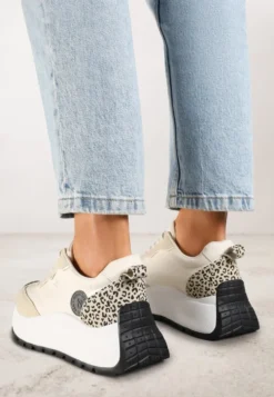 Beżowe Sneakersy Vices na Platformie Ozdobione Naszywką i Panterką Selothiel