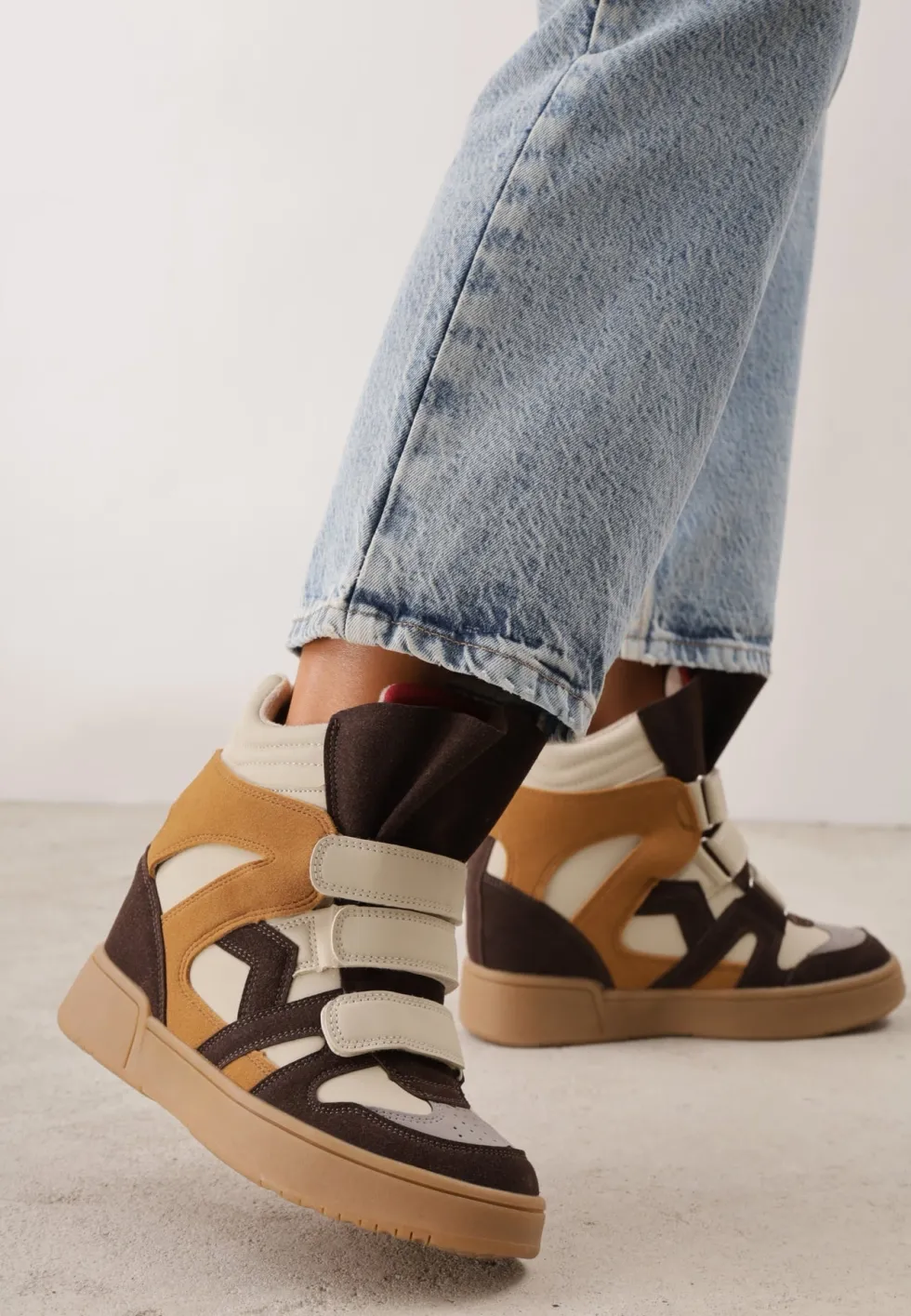 Beżowe Sneakersy w Stylu Y2K na Koturnie z Ociepleniem i Paskami na Rzep Aitia