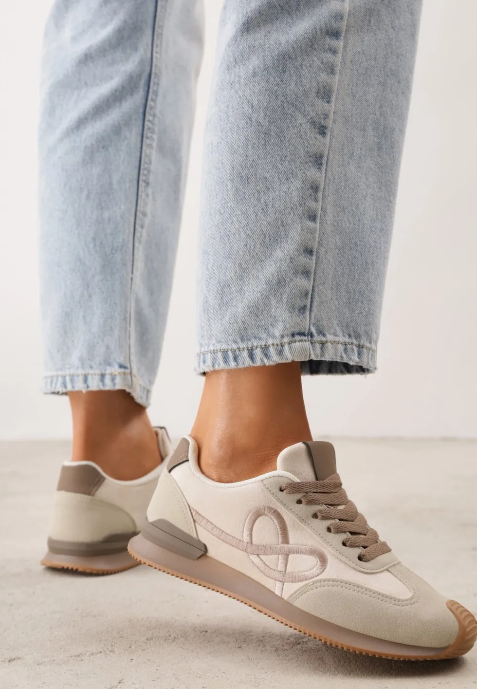 Beżowe Sneakersy z Geometrycznym Wzorem z Boku Mehida
