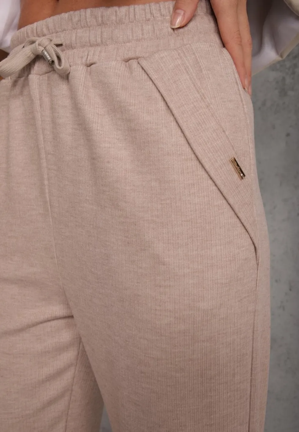 Beżowe Spodnie High Waist z Gumką i Troczkami w Pasie Rallena