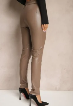 Beżowe Spodnie High Waist z Imitacji Skóry z Ozdobnym Suwakiem i Ociepleniem Ilanilith
