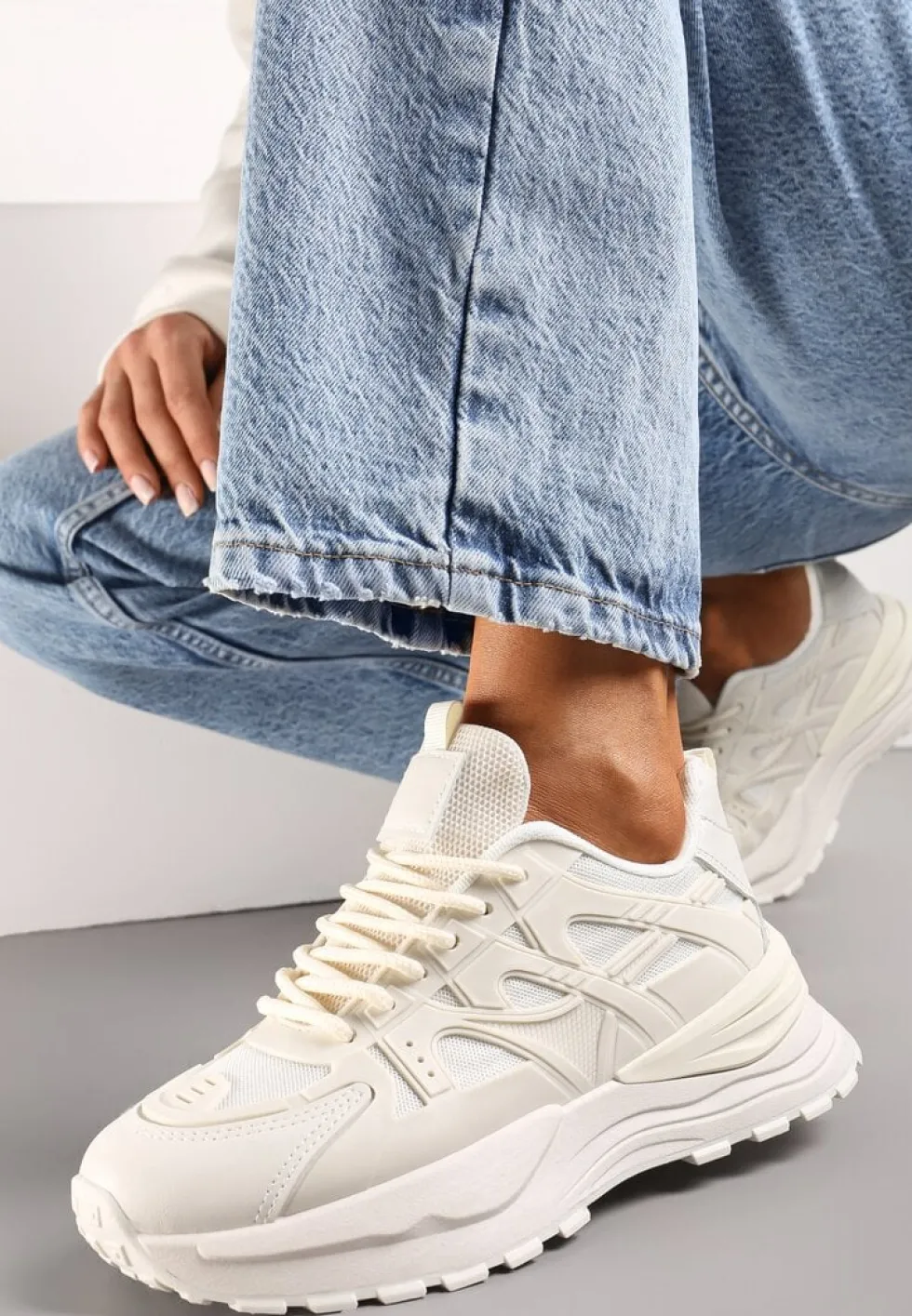 Beżowe Sznurowane Sneakersy na Grubej Podeszwie z Ozdobnymi Wstawkami Ilira