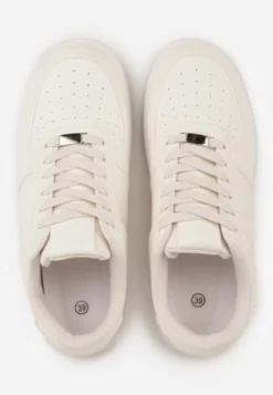Beżowe Sznurowane Sneakersy Ozdobione Perforacją Ellemisa