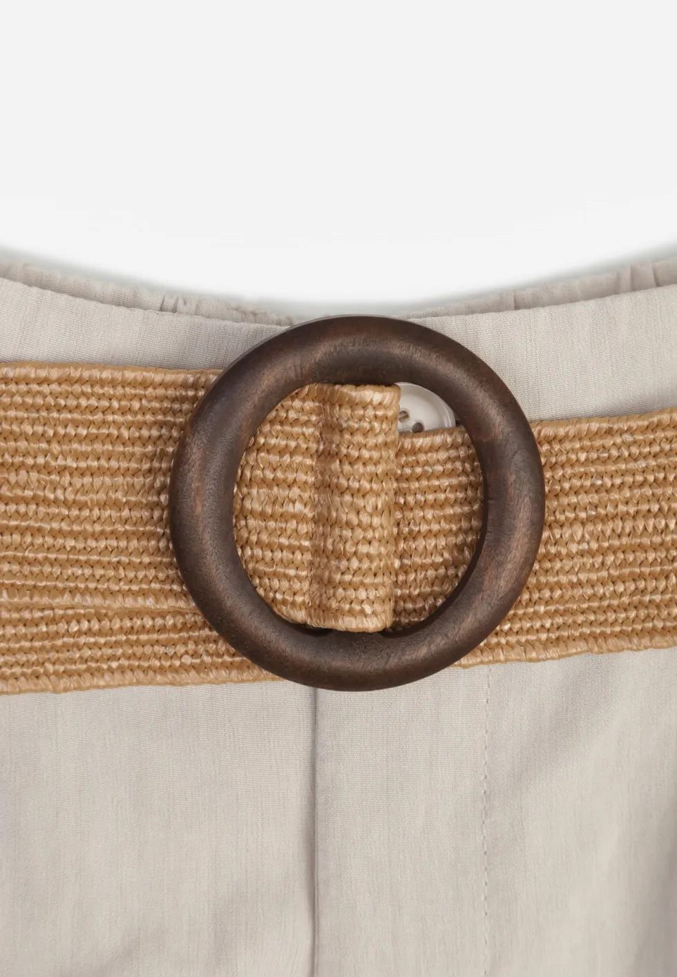 Beżowe Szorty Casual z Wiskozą High Waist Ozdobione Paskiem z Plecionki Kailee