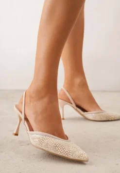 Beżowe Szpilki z Paskiem w Typie Slingback z Cholewką z Siateczki i Koralikami Carilriane