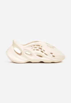 Beżowe Wsuwane Sneakersy z Lekkiej Pianki z Wycięciami Bonasna